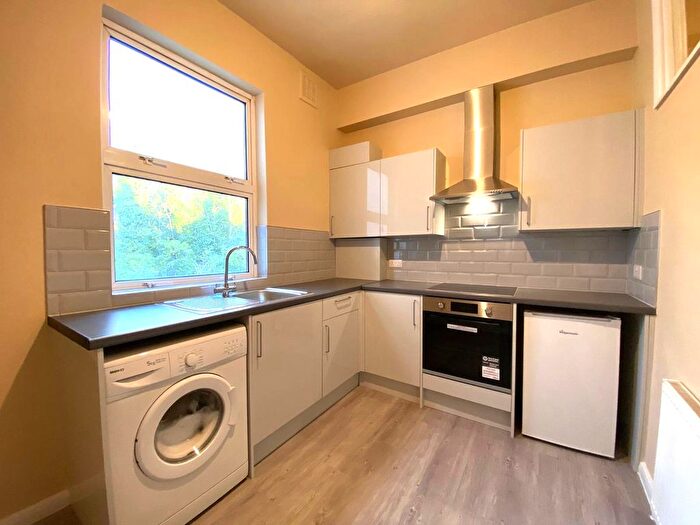 Studio To Rent In Florence Road, London, N4