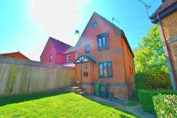 1 Bedroom End Of Terrace House To Rent In Dairymans Walk, GU4