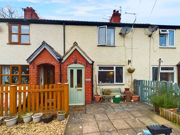 2 Bedroom House To Rent In Smithy Cottages, Pontfadog, Llangollen, LL20