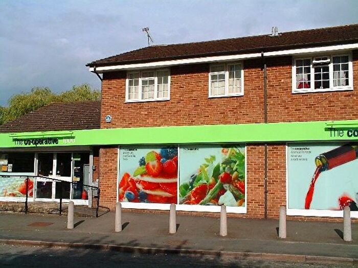 2 Bedroom Property For Sale In Woburn Avenue, Farnborough, GU14