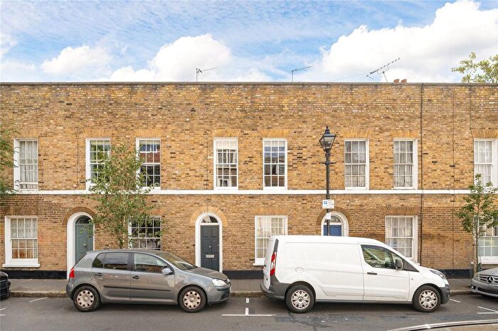 2 Bedroom Terraced House For Sale In Barnes Street, London, E14