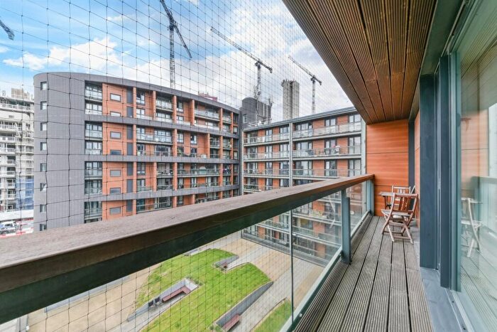 1 Bedroom Flat To Rent In Hallsville Road, Canning Town, London, E16