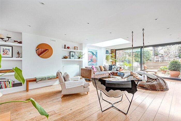 5 Bedroom End Of Terrace House To Rent In Fitzwilliam Road, Clapham Town, SW4