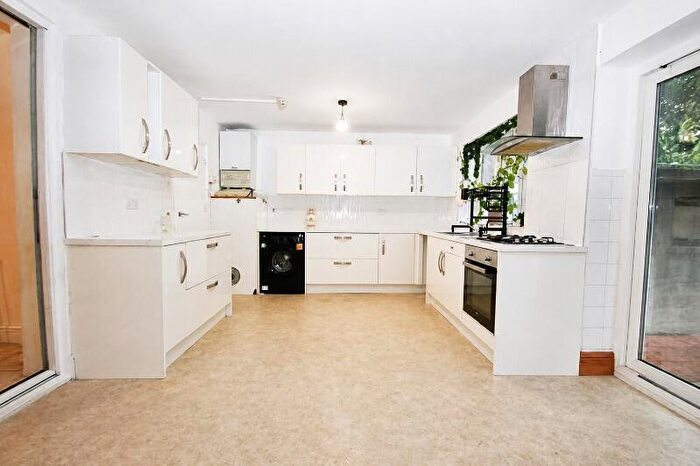 5 Bedroom Semi-Detached House To Rent In Bovingdon Avenue, Wembley, Middlesex, HA9