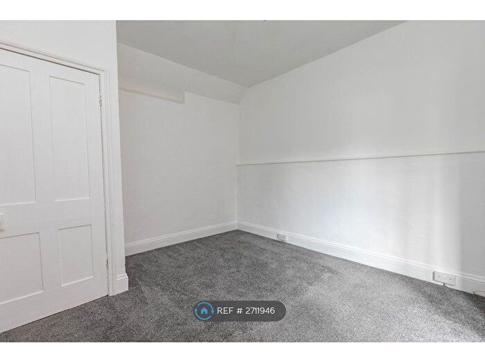1 Bedroom Flat To Rent In High Street, Handcross, Haywards Heath, RH17