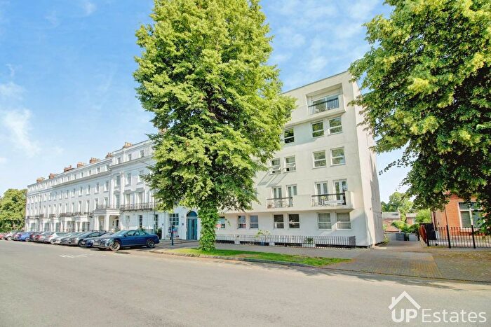 2 Bedroom Maisonette For Sale In Beauchamp Avenue, Leamington Spa, CV32