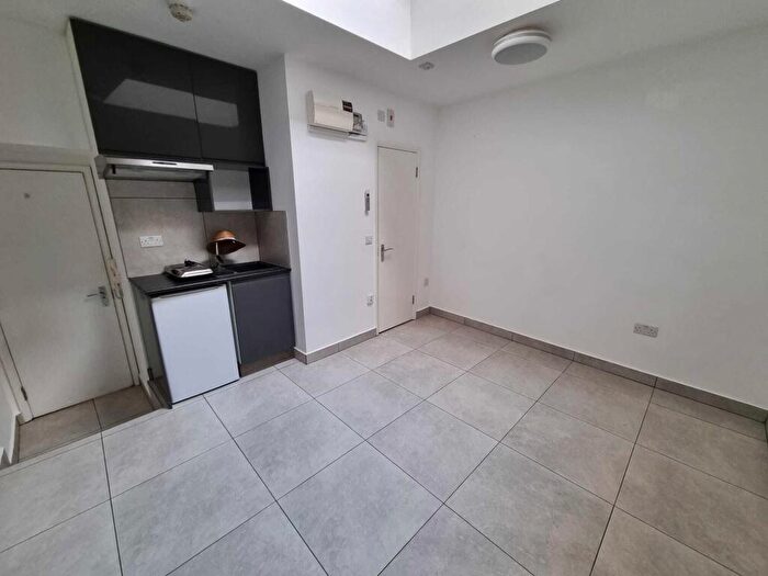 Flat To Rent In Middle Street, Brighton, BN1