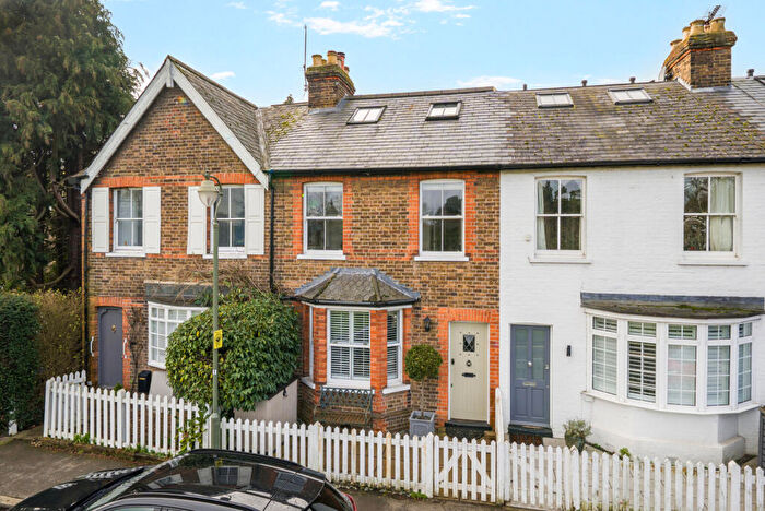 4 Bedroom Terraced House For Sale In Tilt Road, Cobham, KT11