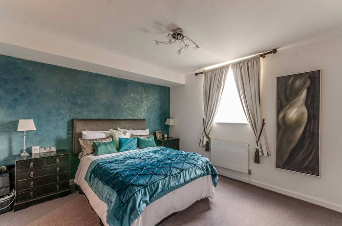 2 Bedroom Flat For Sale In Leeward Court, St Katharine Docks, London, E1W