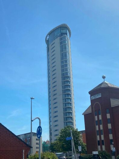 1 Bedroom House To Rent In Meridian Tower, Trawler Road, Maritime Quarter, SA1
