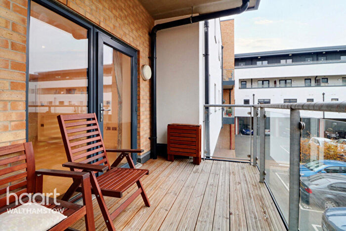 2 Bedroom Apartment For Sale In Thornbury Way, Walthamstow, E17