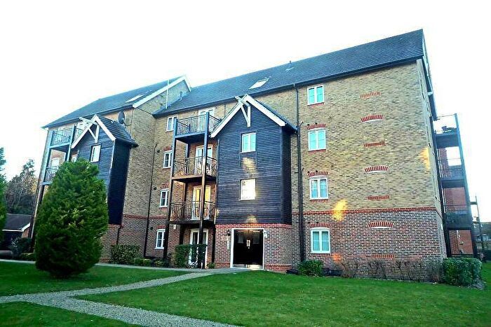 2 Bedroom Flat To Rent In Wye Gardens, Fryers Lane, High Wycombe, HP12
