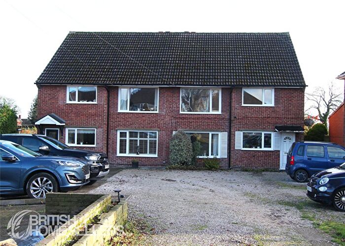 3 Bedroom Flat For Sale In Cutthorpe Road, Chesterfield, Derbyshire, S42