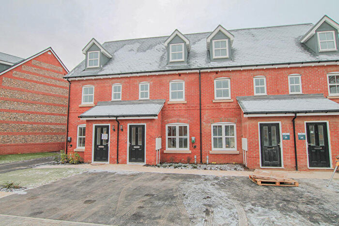 3 Bedroom Town House To Rent In Curbridge, Southampton, SO30