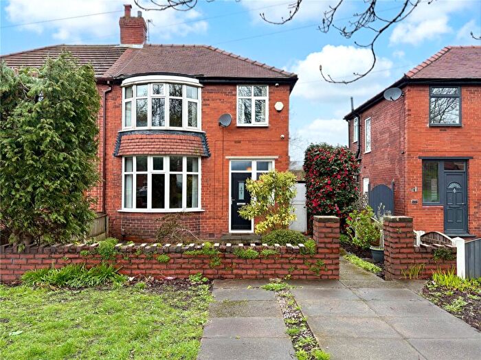 3 Bedroom Semi Detached House For Sale In Broadway, Chadderton, Oldham, OL9