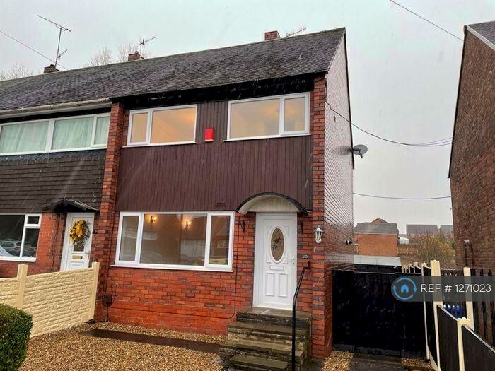 3 Bedroom End Of Terrace House To Rent In Hall Hill Drive, Stoke-On-Trent, ST2