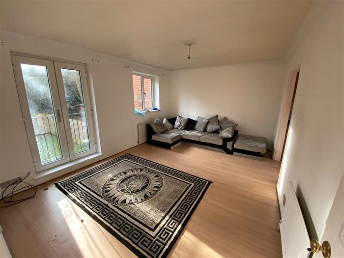 2 Bedroom Apartment To Rent In The Farthings, Hemel Hempstead, HP1