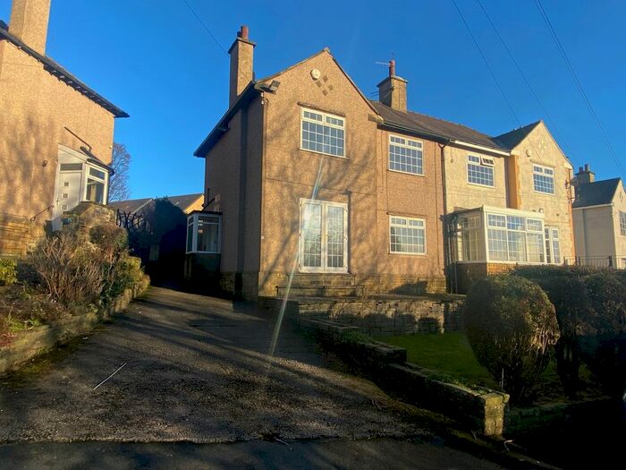 3 Bedroom Semi-Detached House To Rent In Bullroyd Avenue, Bradford, West Yorkshire, BD8