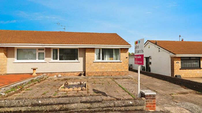2 Bedroom Semi-Detached Bungalow For Sale In Beechwood Drive, Penarth, CF64