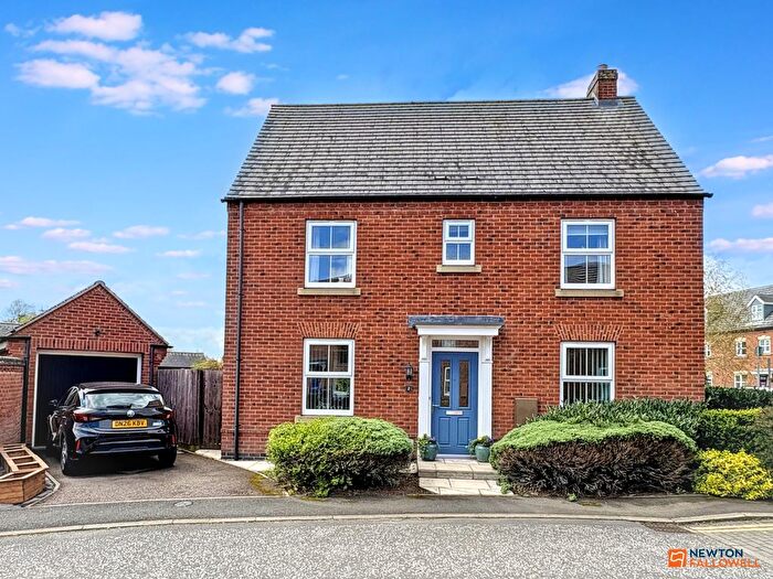 3 Bedroom Detached House For Sale In Headstock Close, Coalville, LE67