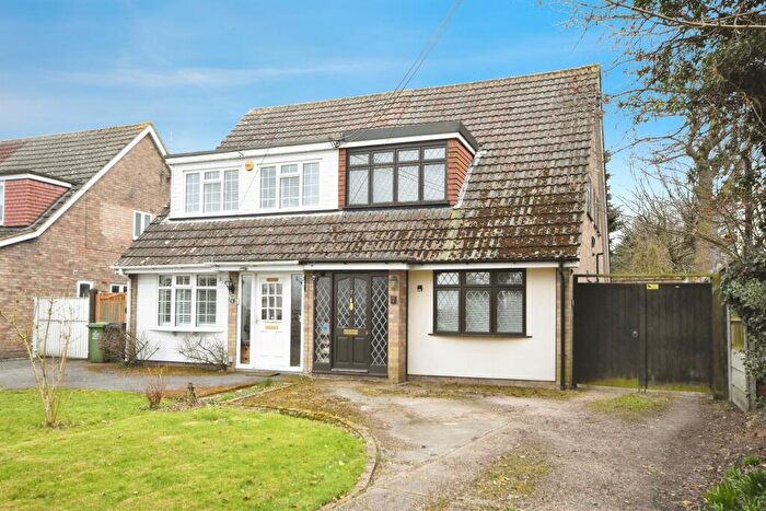 3 Bedroom Semi-Detached House For Sale In Wiggins Lane, Billericay, CM12
