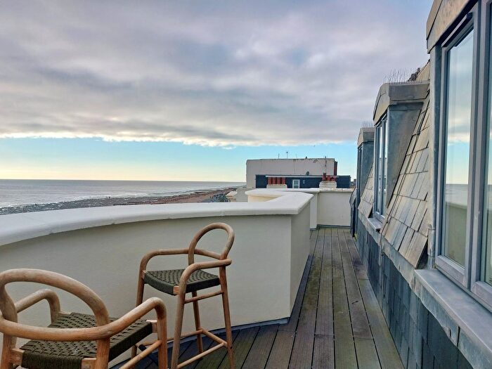 2 Bedroom Flat To Rent In Marine Parade, Worthing, BN11