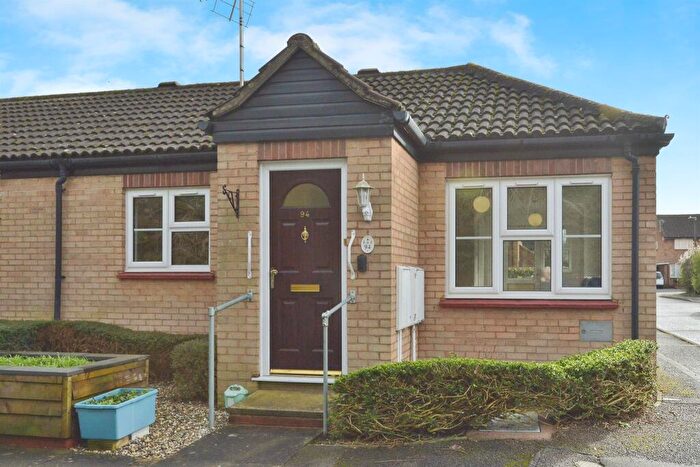 1 Bedroom Semi-Detached Bungalow For Sale In Germander Place, Conniburrow, Milton Keynes, MK14
