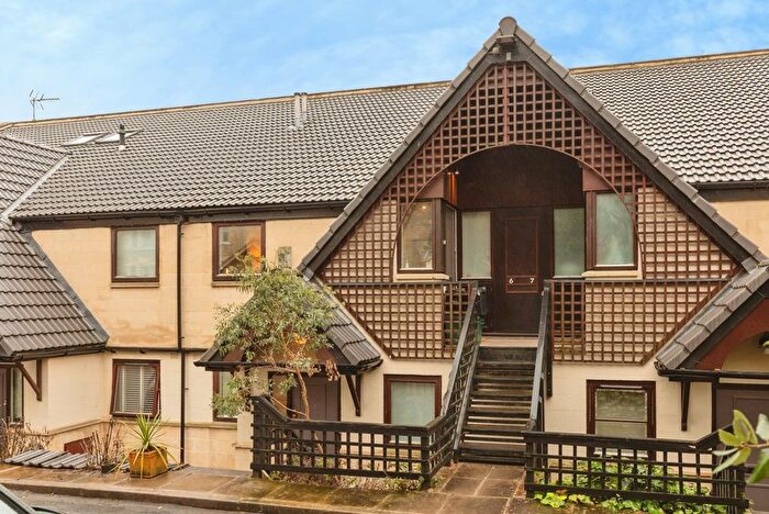 2 Bedroom Flat To Rent In Cleveland Reach, Bath, Somerset, BA1