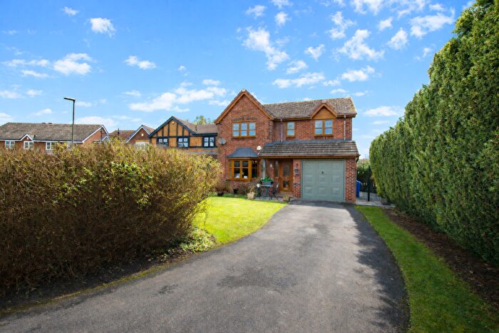 4 Bedroom Detached House For Sale In Kittiwake Close, Astley, M29