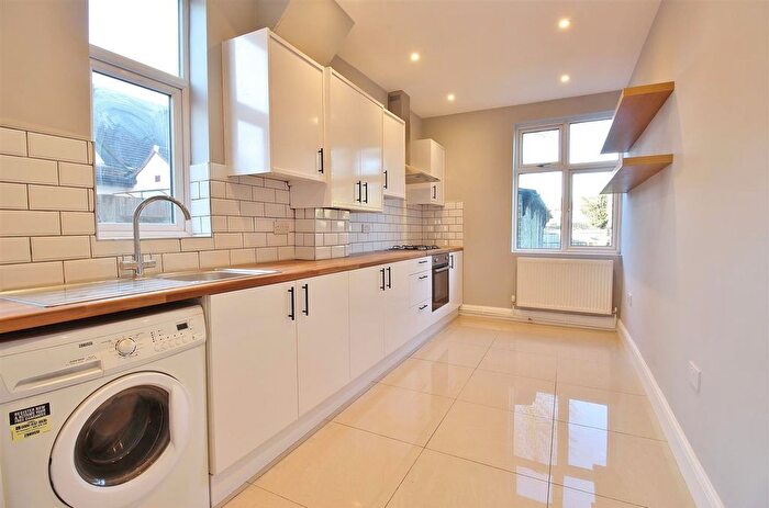 4 Bedroom Semi-Detached House To Rent In Ridgeway Road, Isleworth, TW7