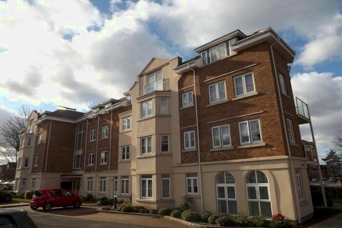 2 Bedroom Flat To Rent In Oakwood Avenue, Beckenham, BR3