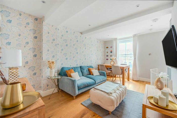 1 Bedroom Flat To Rent In New Kings Road, Fulham Broadway, SW6