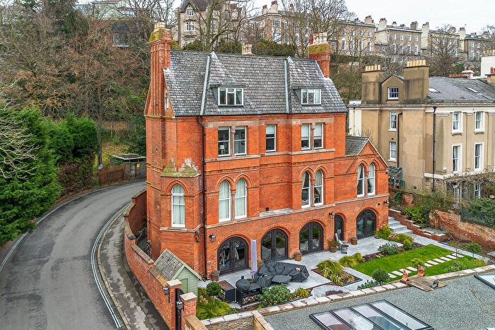 2 Bedroom Apartment For Sale In Park Valley, The Park, NG7