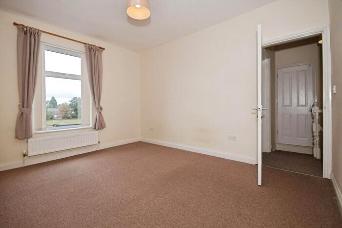 3 Bedroom Terraced House For Sale In Tapton View Road, Stonegravels, Chesterfield, S41