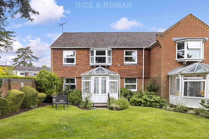 1 Bedroom Retirement Property For Sale In Fairlawn, Weybridge, KT13