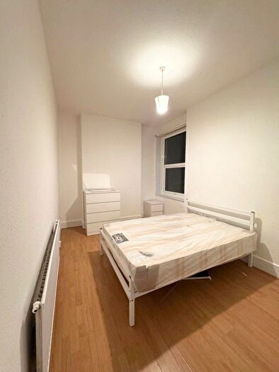 3 Bedroom Flat To Rent In Grand Parade Green Lanes, N4