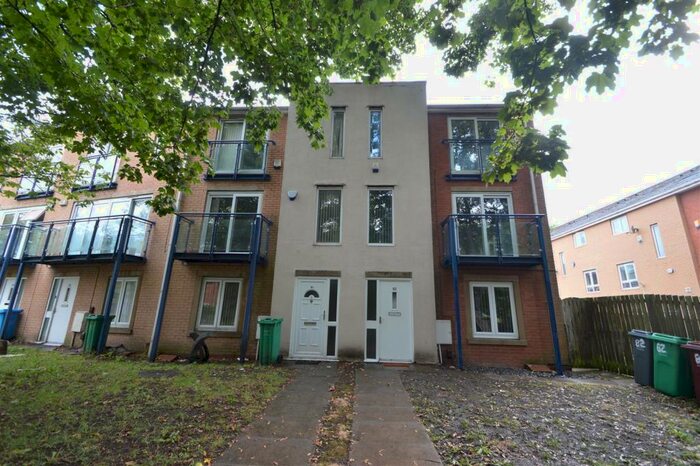 4 Bedroom House To Rent In Royce Road, Hulme, Manchester, M15