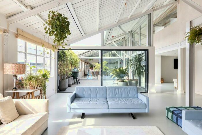 5 Bedroom Detached House To Rent In Wotton Road, Gladstone Park, London, NW2