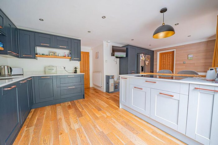 5 Bedroom Detached House For Sale In Lapwing Drive, Hampton-In-Arden, B92