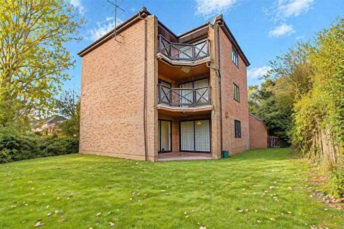 2 Bedroom Apartment For Sale In Brook Lane, Berkhamsted, HP4