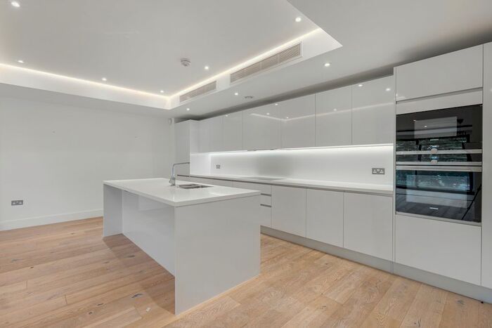 2 Bedroom Flat To Rent In Sulivan Road, London, SW6