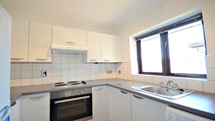 2 Bedroom Apartment To Rent In Chapel Arches, SL6