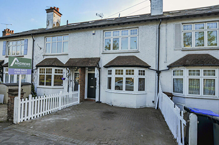 4 Bedroom Cottage For Sale In Oxford Road, Gerrards Cross, SL9