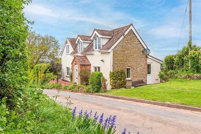 3 Bedroom Detached House For Sale In Acton Beauchamp, Worcester, WR6