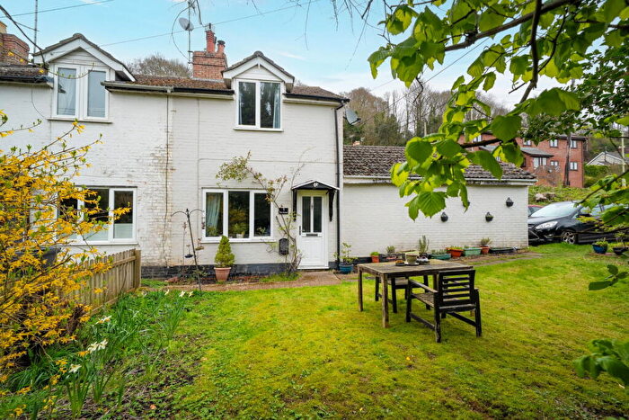 2 Bedroom End Of Terrace House For Sale In The Green, Whitchurch, RG28