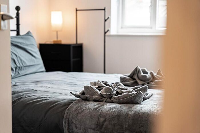 1 Bedroom Flat To Rent In Stainsbury Street, London, E2