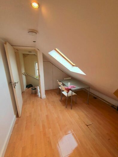 Studio To Rent In Hervey Close, Finchley Central, N3
