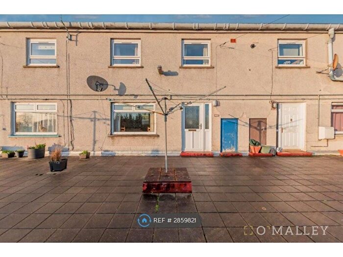 3 Bedroom Maisonette To Rent In High St, Tillicoultry, FK13