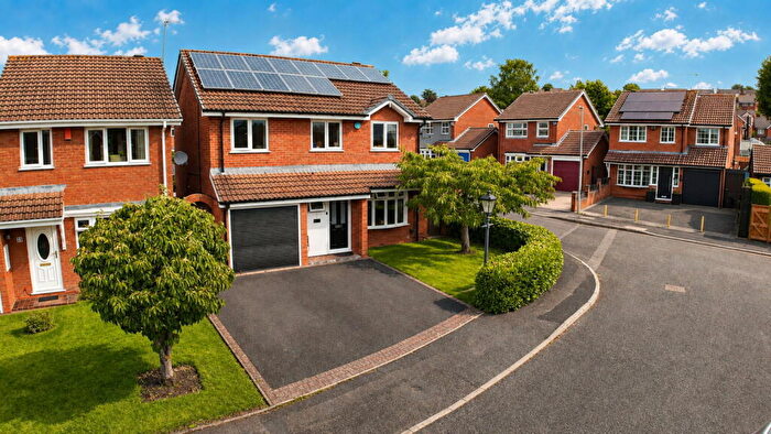 4 Bedroom Detached House For Sale In Cumberland Close, Kingswinford, DY6