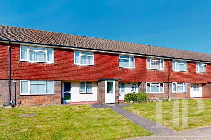 2 Bedroom Maisonette To Rent In London Road, Crawley, RH10